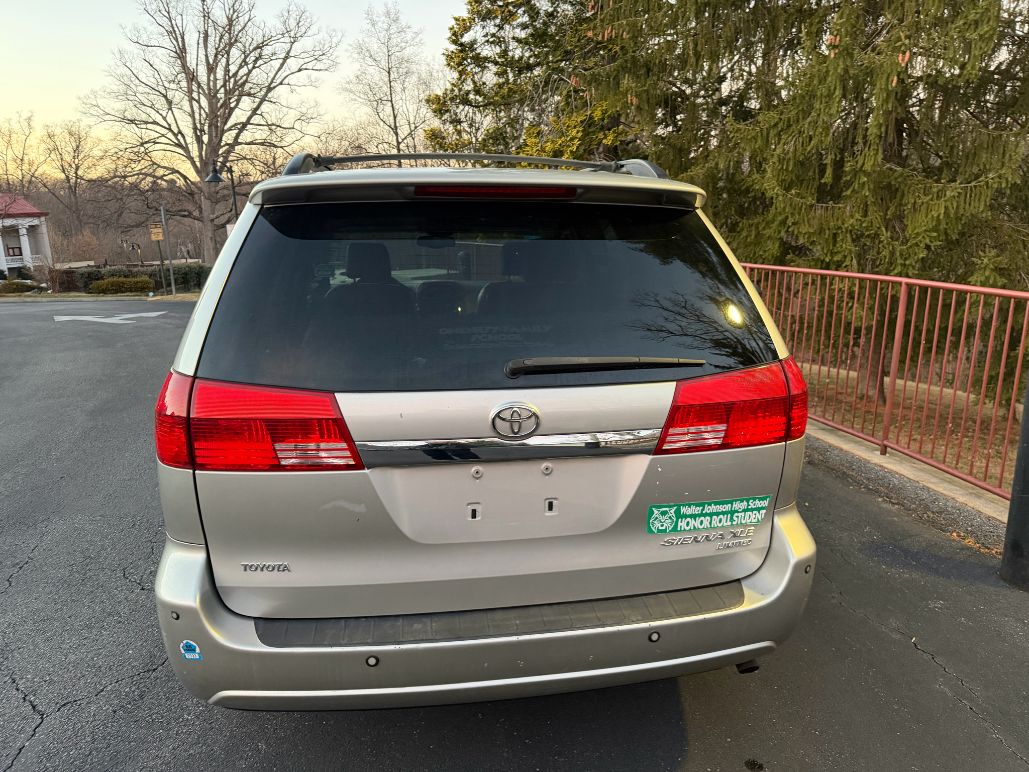 Toyota Sienna XLE 2004