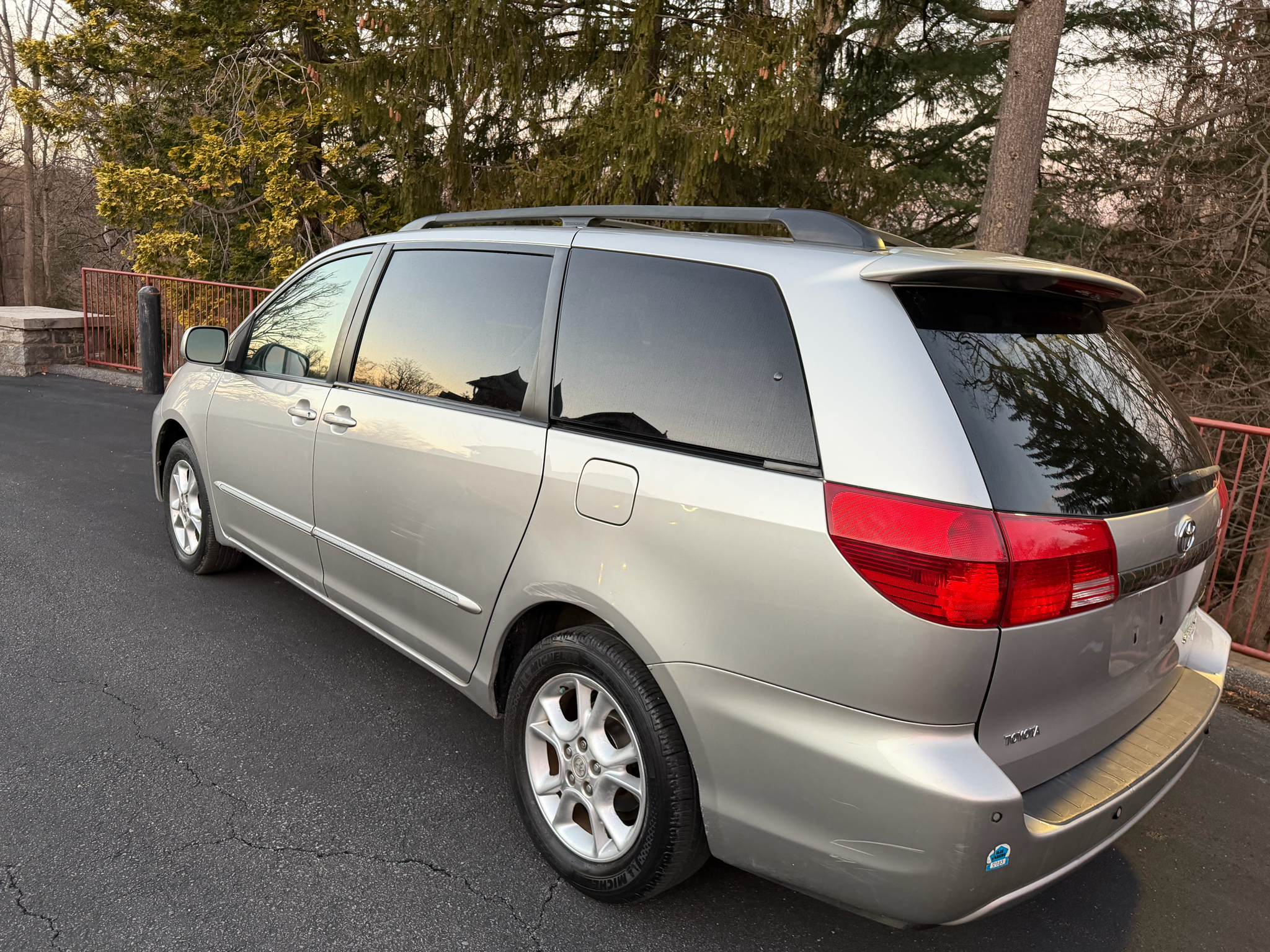 Toyota Sienna XLE 2004