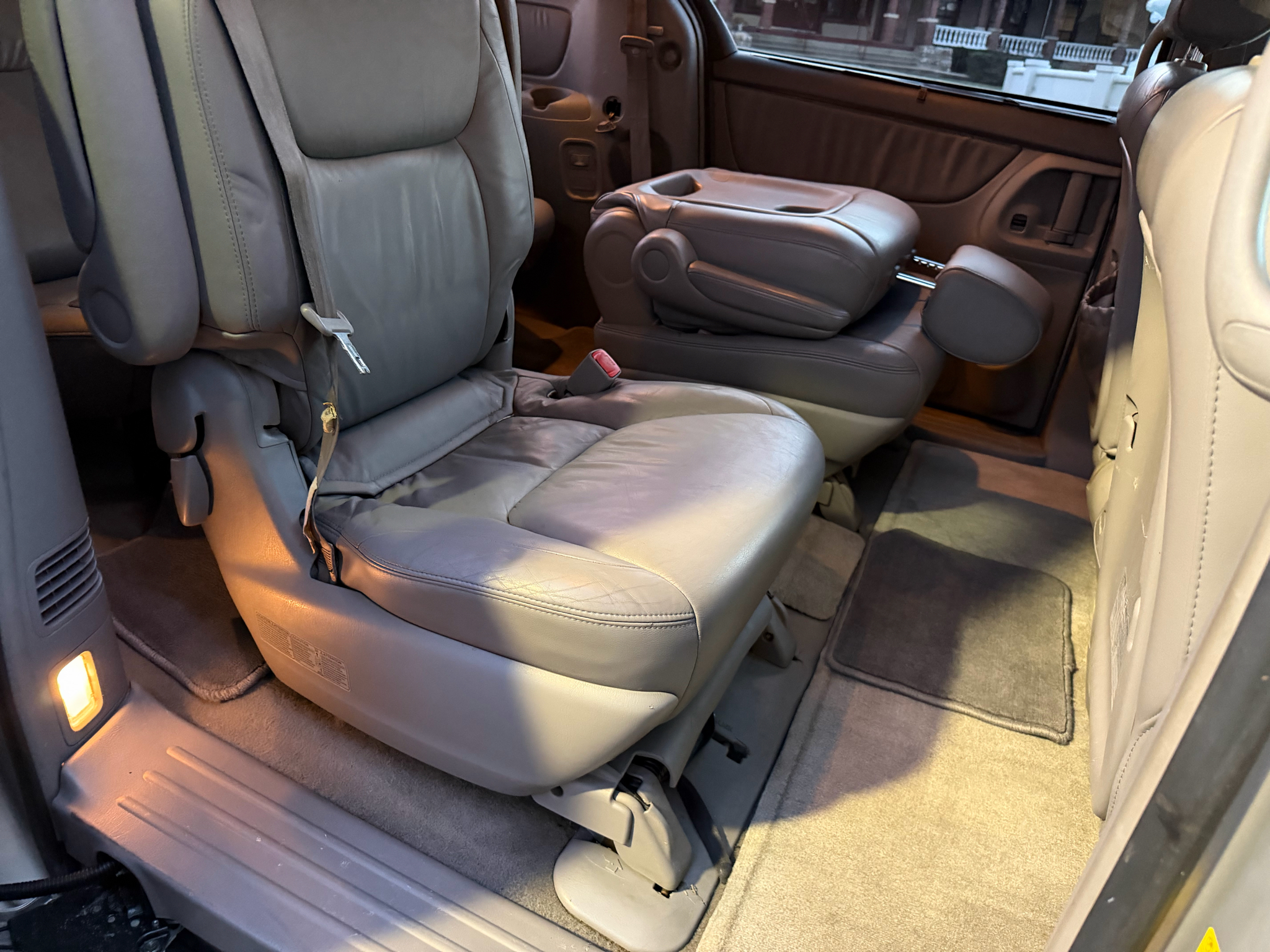 Toyota Sienna XLE 2004