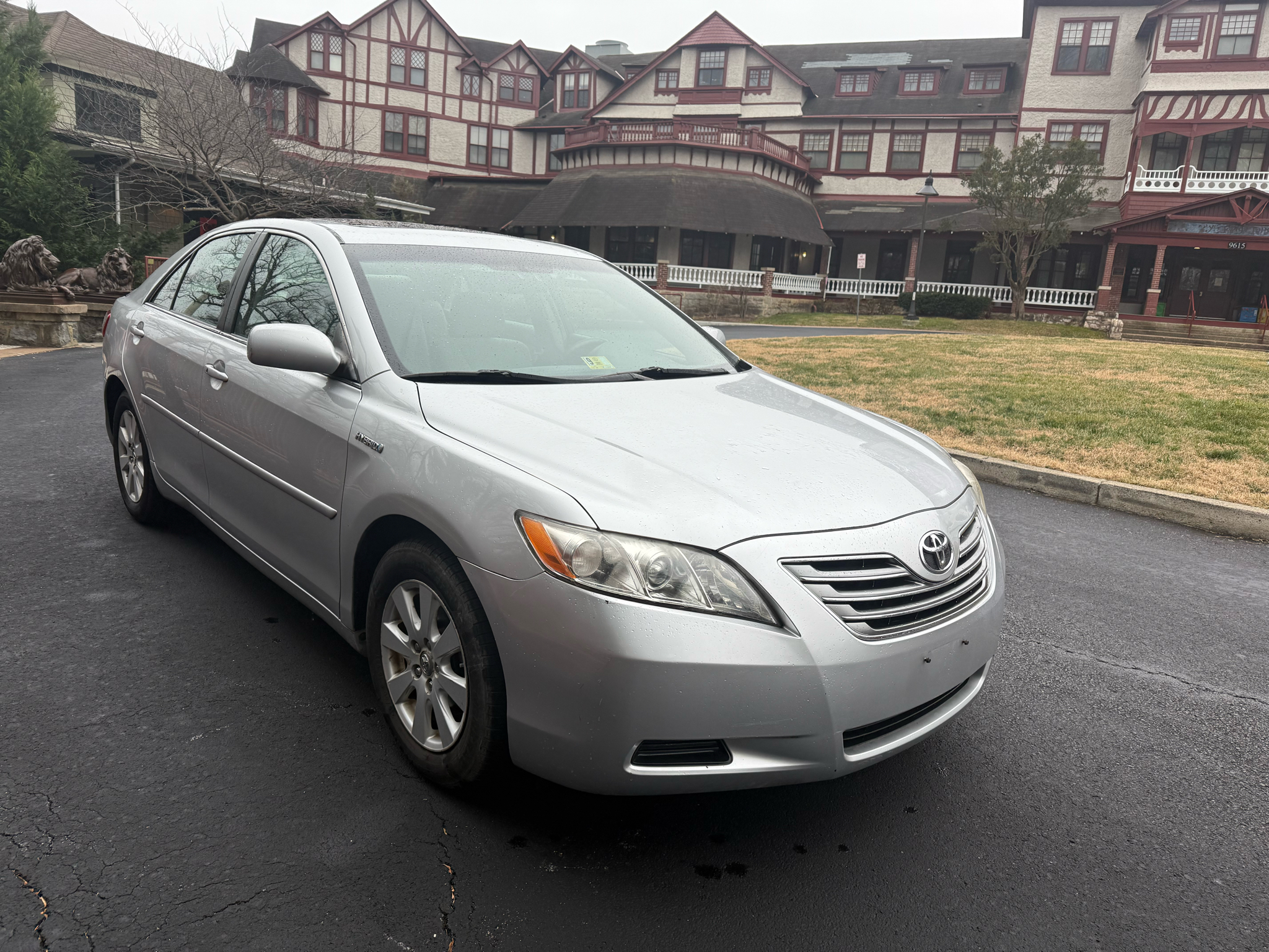 Toyota Camry Hybrid Sedan 2009