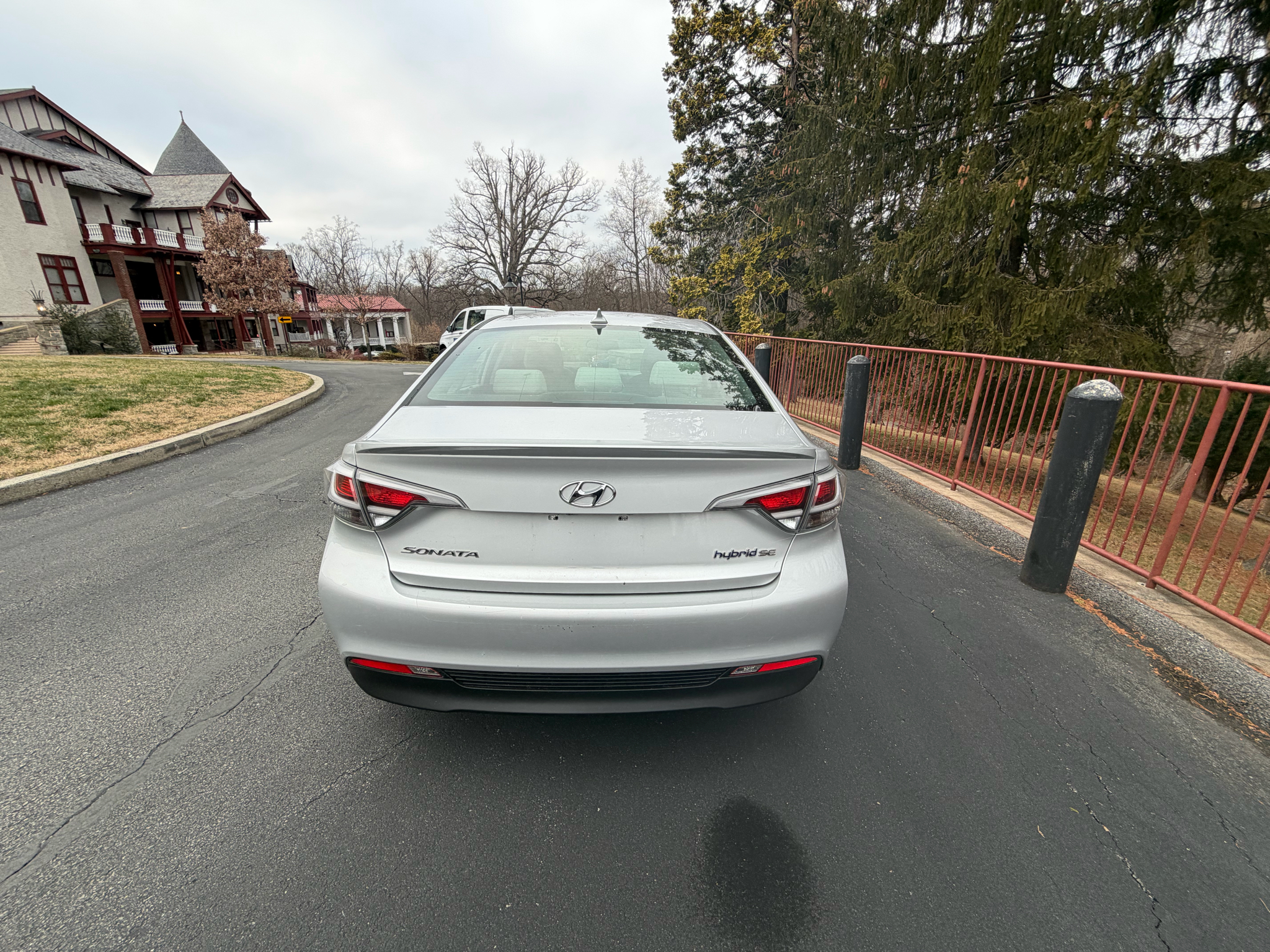 Hyundai Sonata Hybrid Base 2016