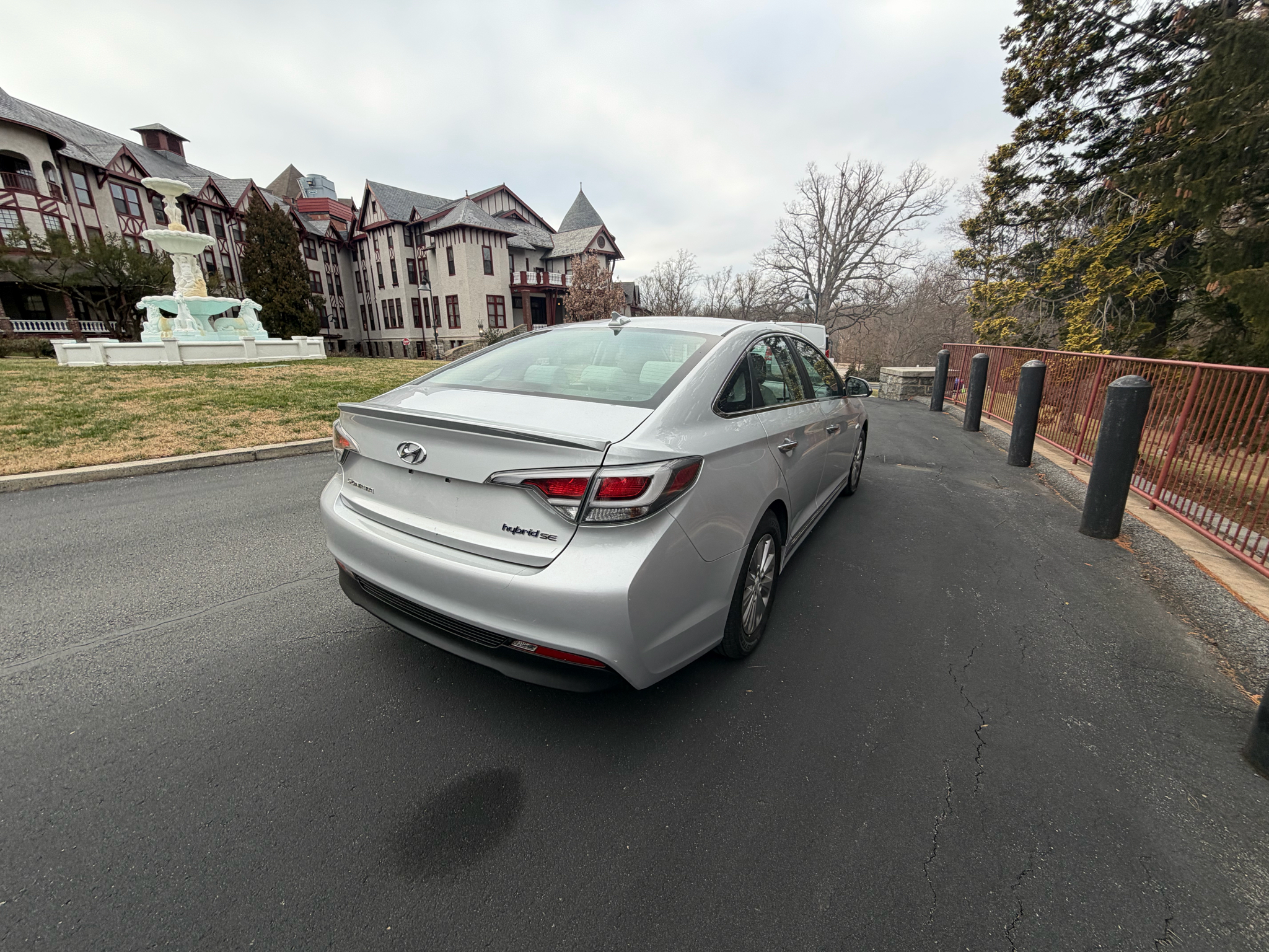 Hyundai Sonata Hybrid Base 2016