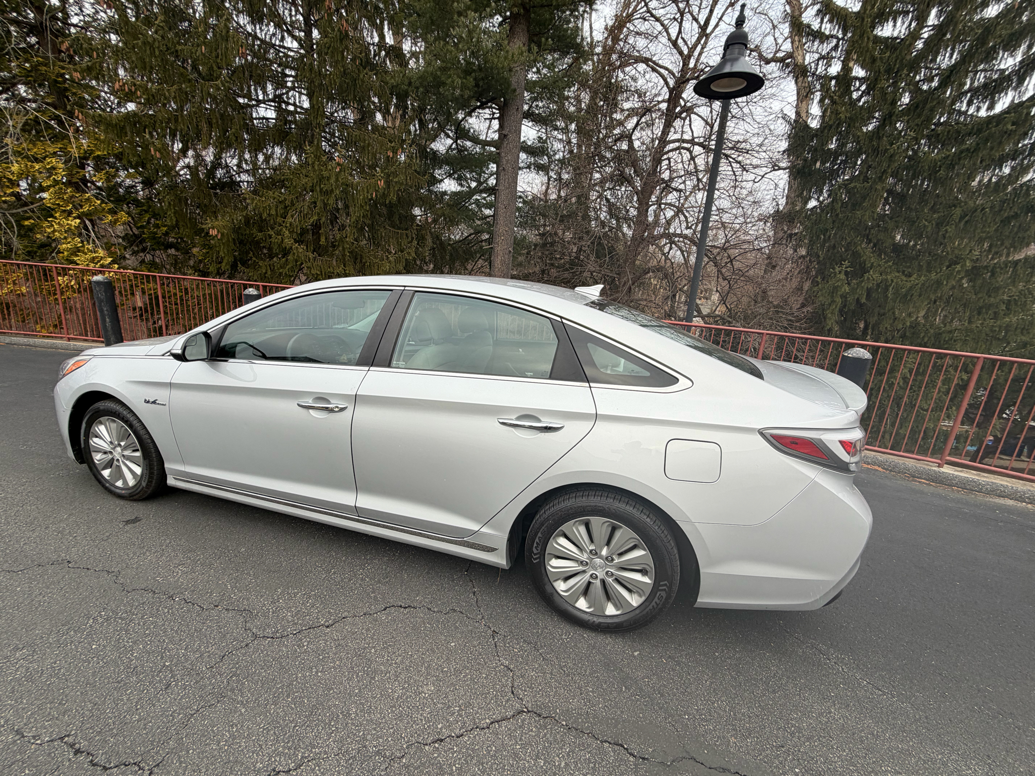Hyundai Sonata Hybrid Base 2016