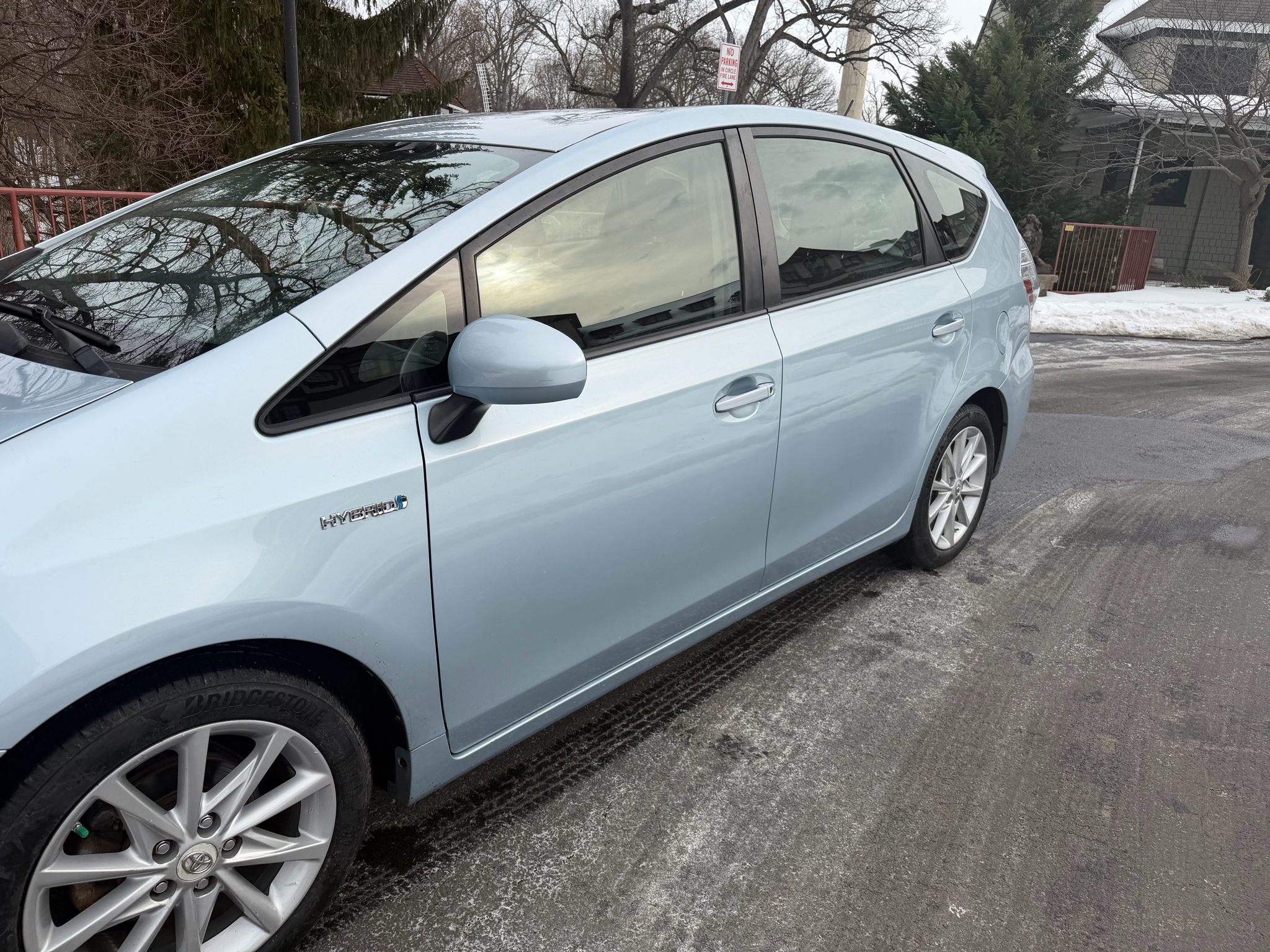 Toyota Prius V Two 2012