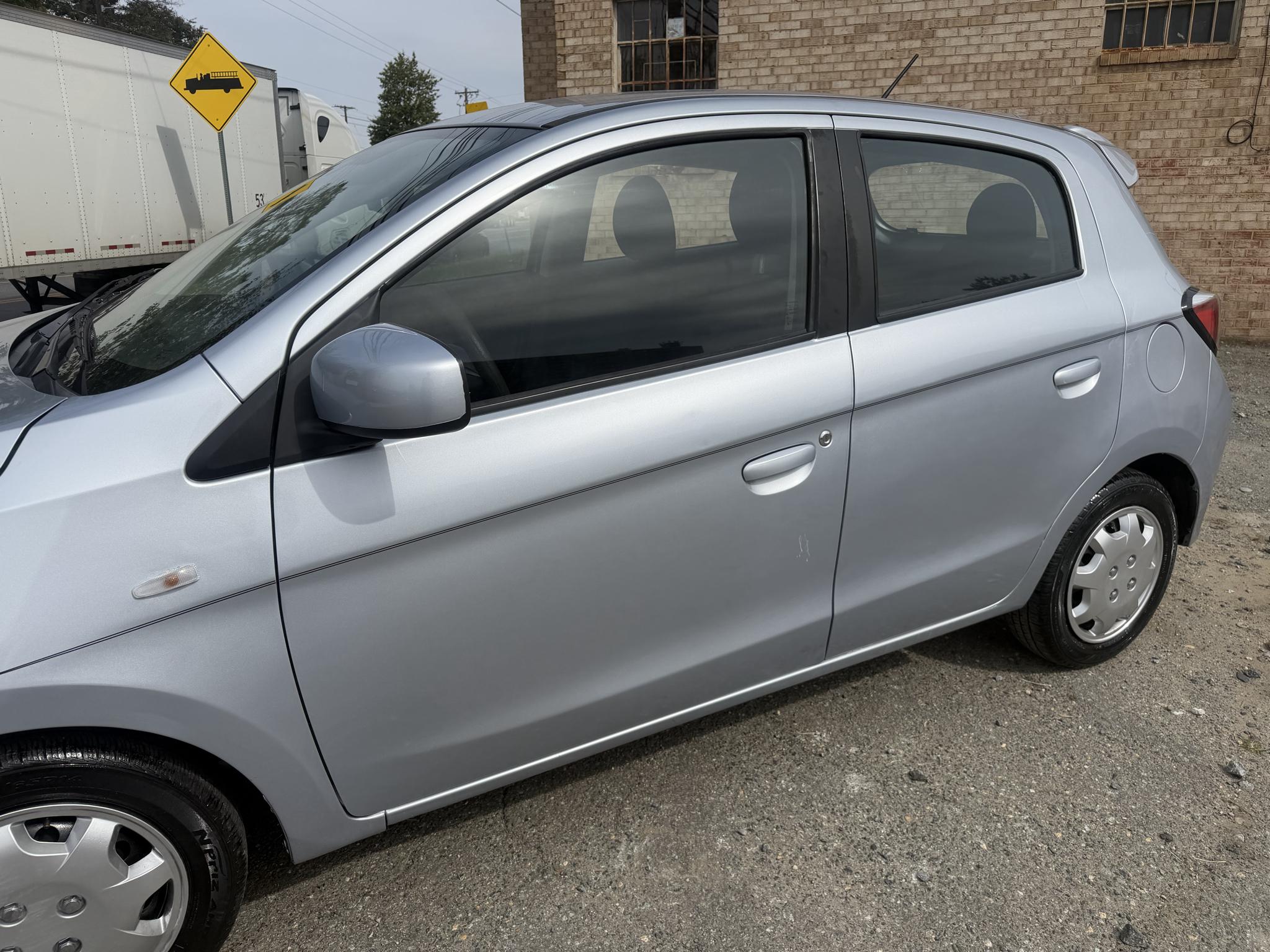 Mitsubishi Mirage ES CVT 2021