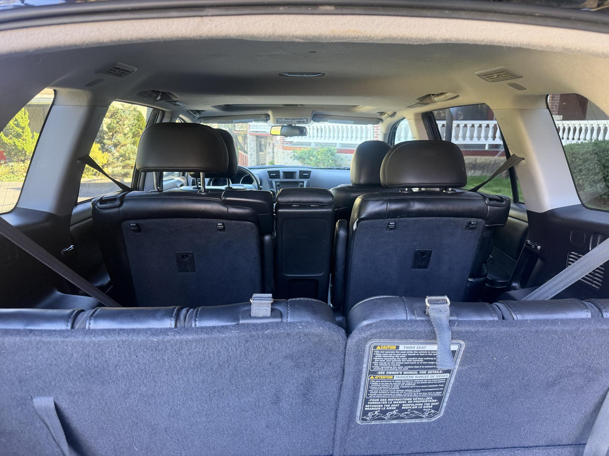 Toyota Highlander Base 2WD V6 2013