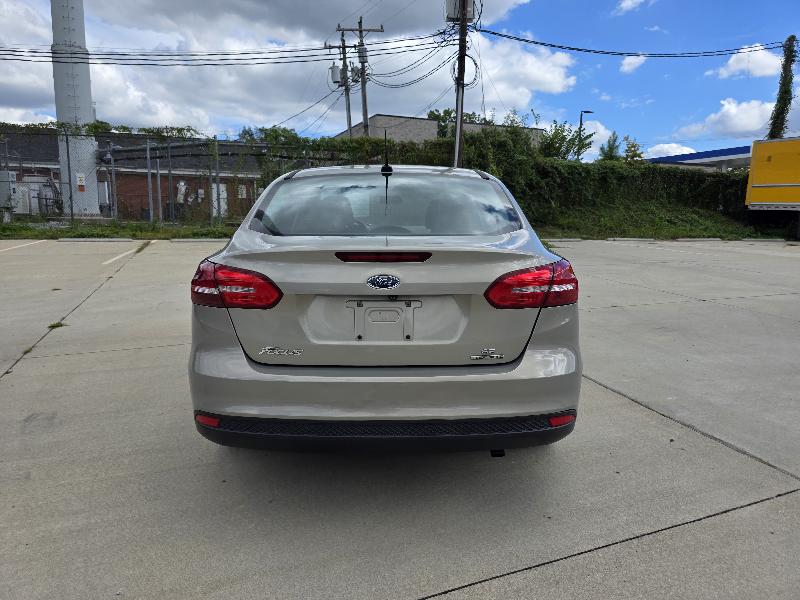 Ford Focus SE Sedan 2015