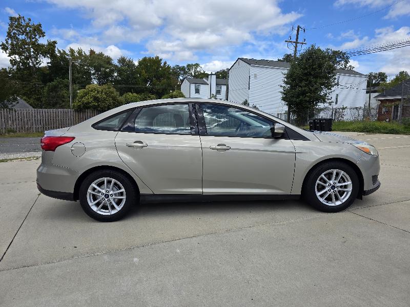 Ford Focus SE Sedan 2015