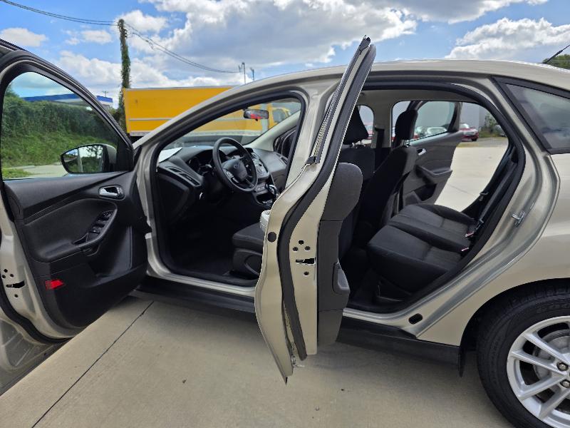 Ford Focus SE Sedan 2015