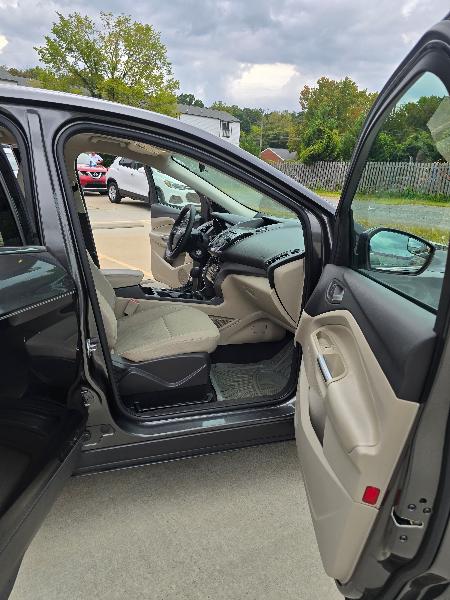 Ford Escape SE FWD 2017