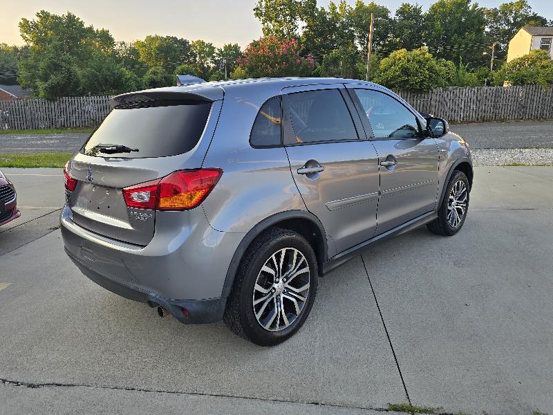 Mitsubishi Outlander Sport 2.0 ES 5M 2017