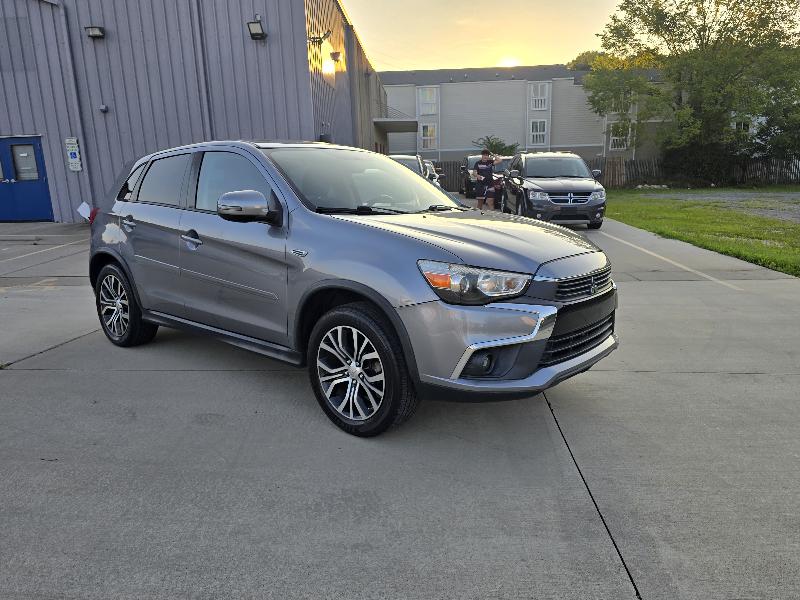 Mitsubishi Outlander Sport 2.0 ES 5M 2017