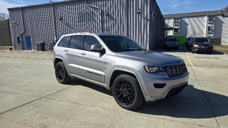 Jeep Grand Cherokee Laredo 2WD 2018