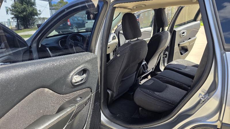 Jeep Cherokee Sport FWD 2015