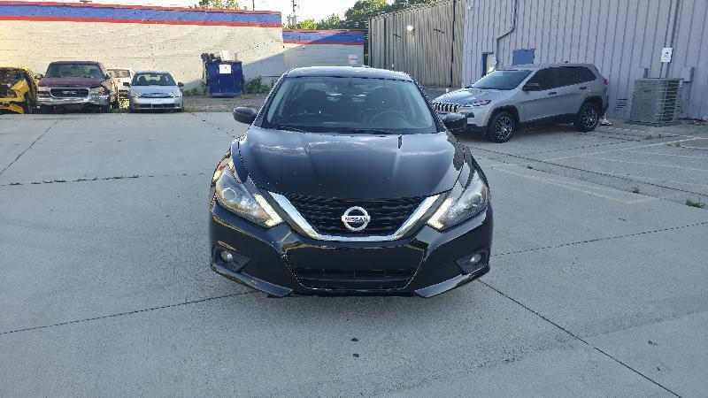 Nissan Altima 2.5 SR Sedan 2017