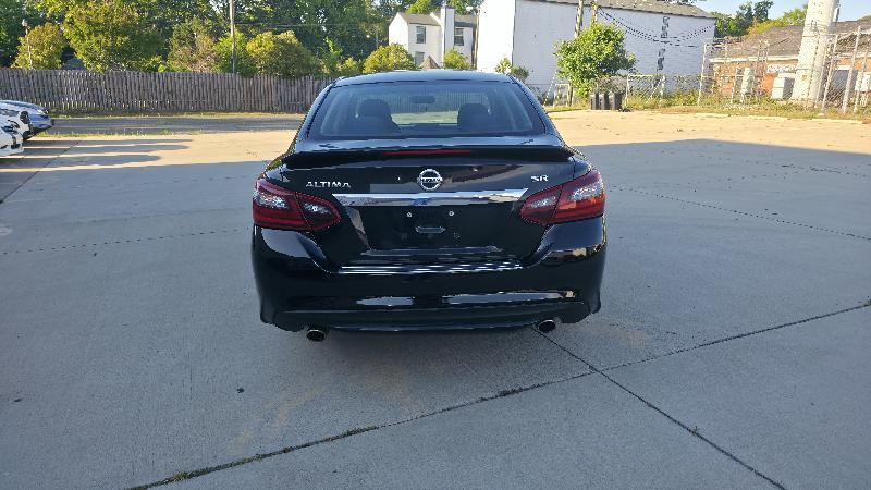 Nissan Altima 2.5 SR Sedan 2017