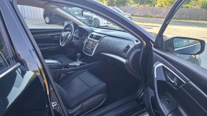 Nissan Altima 2.5 SR Sedan 2017