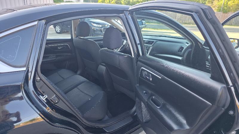 Nissan Altima 2.5 SR Sedan 2017