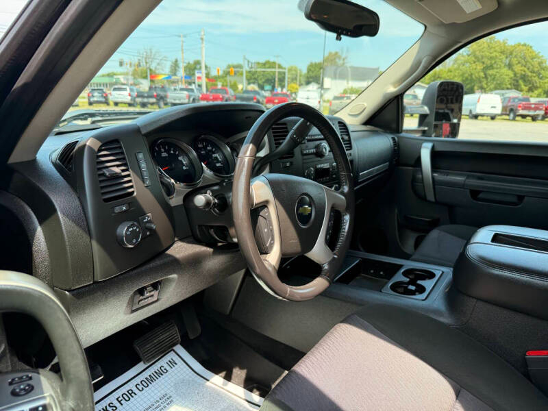 Chevrolet Silverado 2500HD LT Crew Cab 4WD 2012