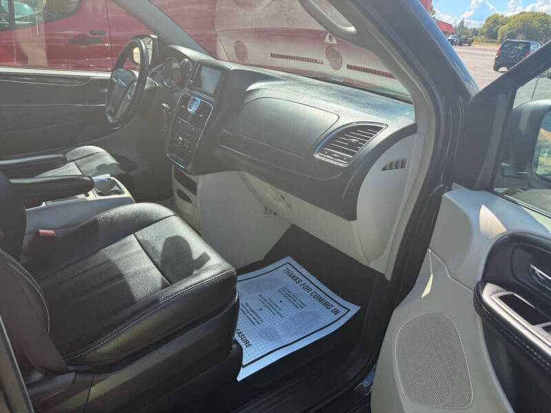Chrysler Town & Country Touring 2016