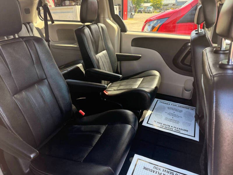 Chrysler Town & Country Touring 2016