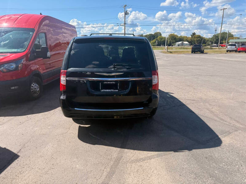 Chrysler Town & Country Touring 2016