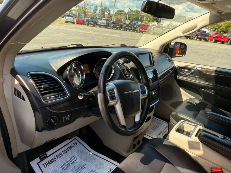 Chrysler Town & Country Touring 2016