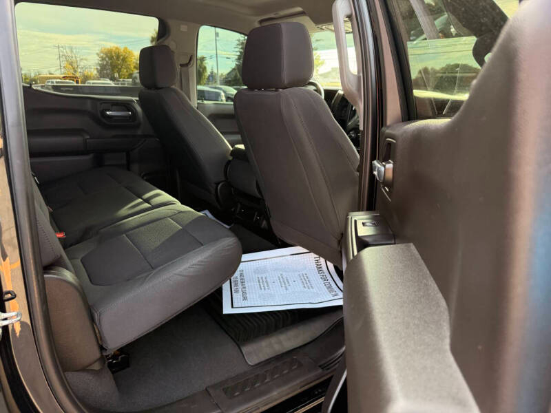 Chevrolet Silverado 1500 Custom Crew Cab Long Box 4WD 2021