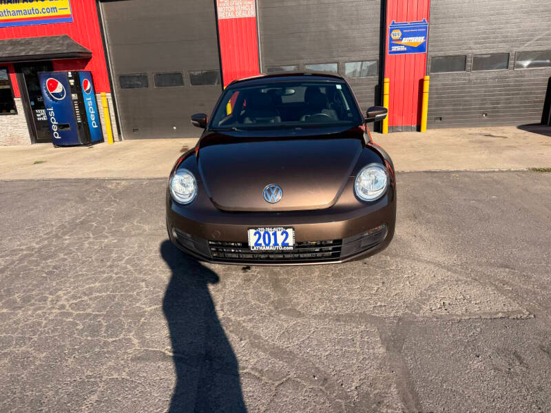 Volkswagen Beetle 2.5L w/Sunroof Sound & Nav 2012