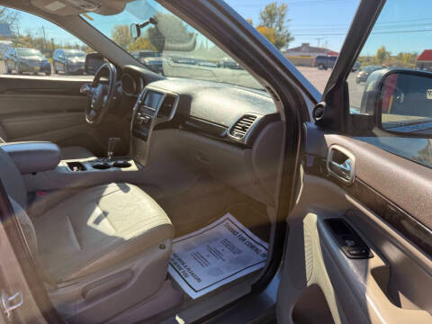 Jeep Grand Cherokee Laredo 4WD 2012