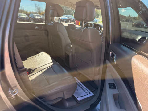 Jeep Grand Cherokee Laredo 4WD 2012