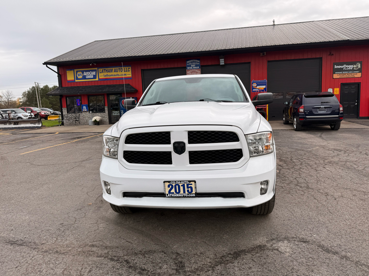 RAM 1500 Tradesman Quad Cab 4WD 2015