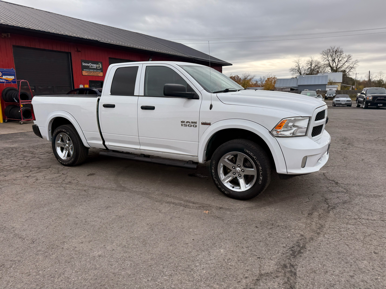 RAM 1500 Tradesman Quad Cab 4WD 2015