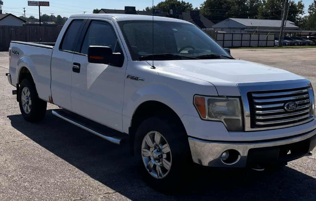 2011 Ford F-150 XL SuperCab 8-ft. Bed 4WD