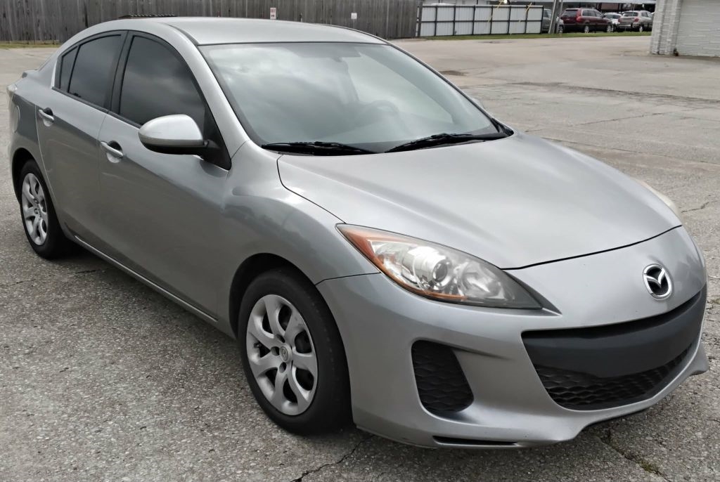 2012 Mazda MAZDA3 i Sport 4-Door