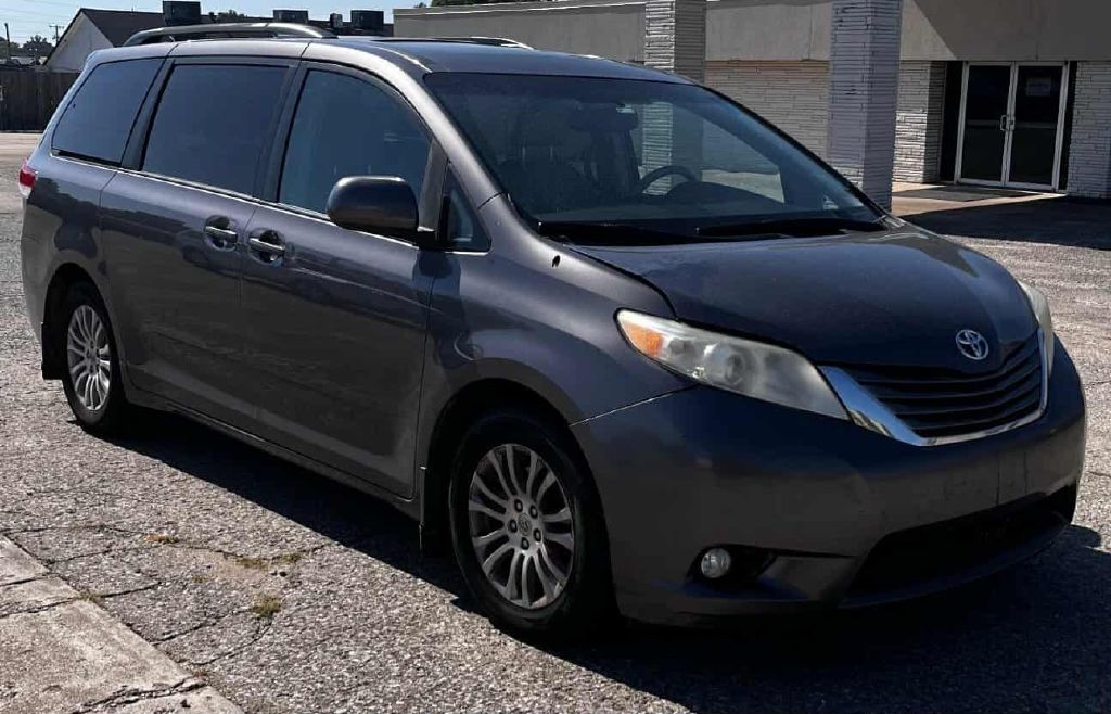 2011 Toyota Sienna XLE