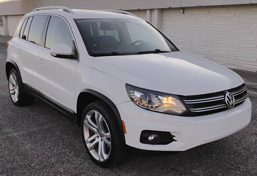 2012 Volkswagen Tiguan SE's photo