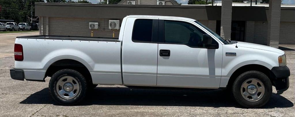2005 Ford F-150 XL - Photo 8