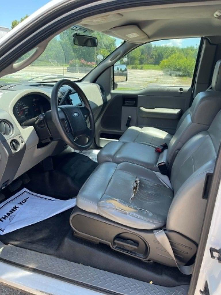 2005 Ford F-150 XL - Photo 9