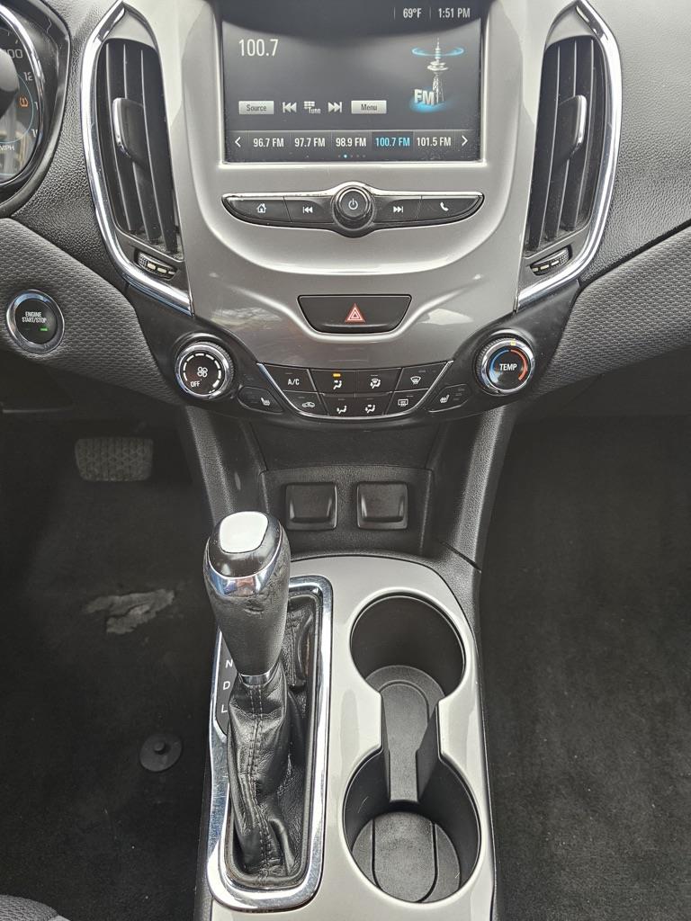 Chevrolet Cruze LT Auto Hatchback 2017