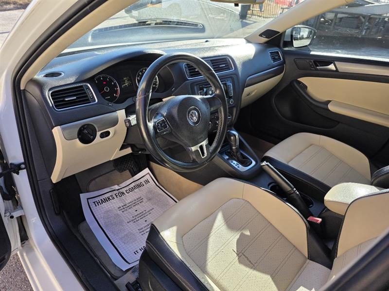 Volkswagen Jetta SEL PZEV 2013