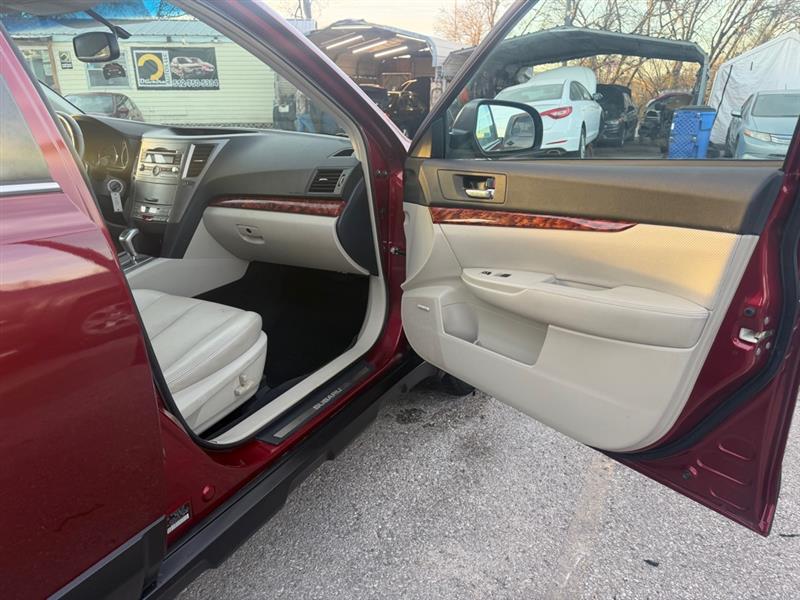 Subaru Outback 2.5i Limited 2011