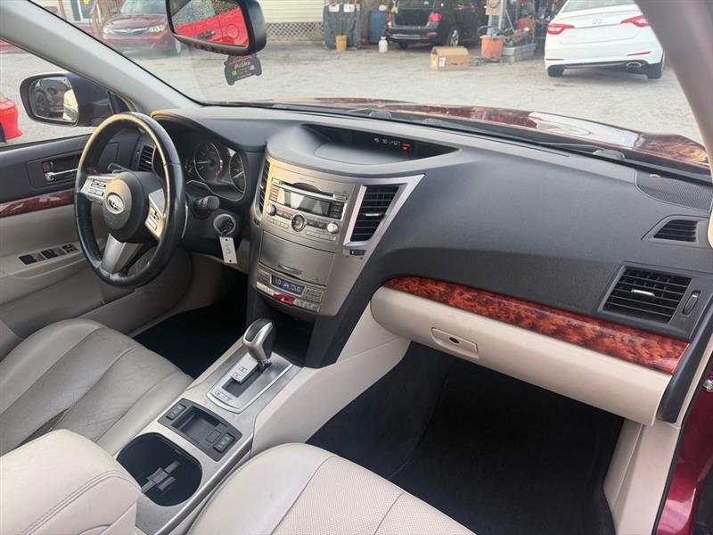 Subaru Outback 2.5i Limited 2011