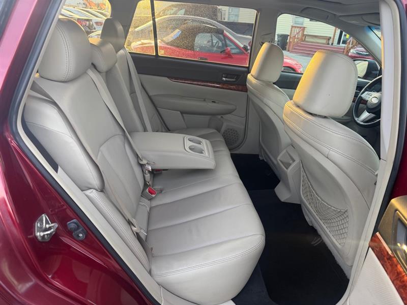 Subaru Outback 2.5i Limited 2011