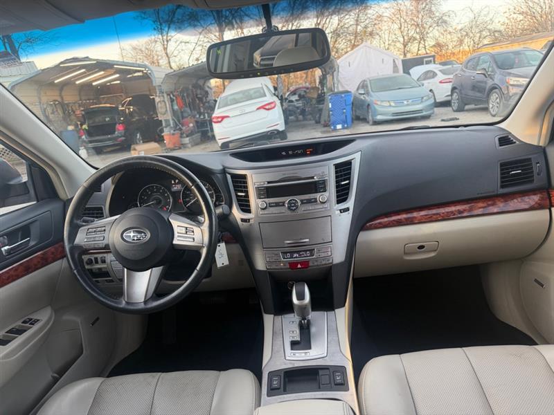 Subaru Outback 2.5i Limited 2011