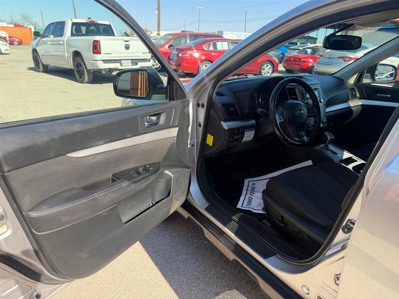 Subaru Outback 2.5i Premium 2012