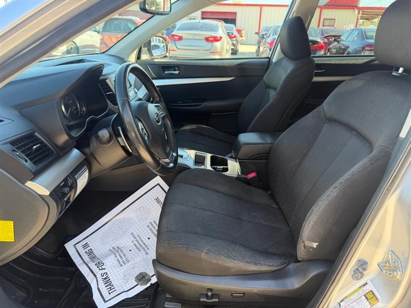 Subaru Outback 2.5i Premium 2012