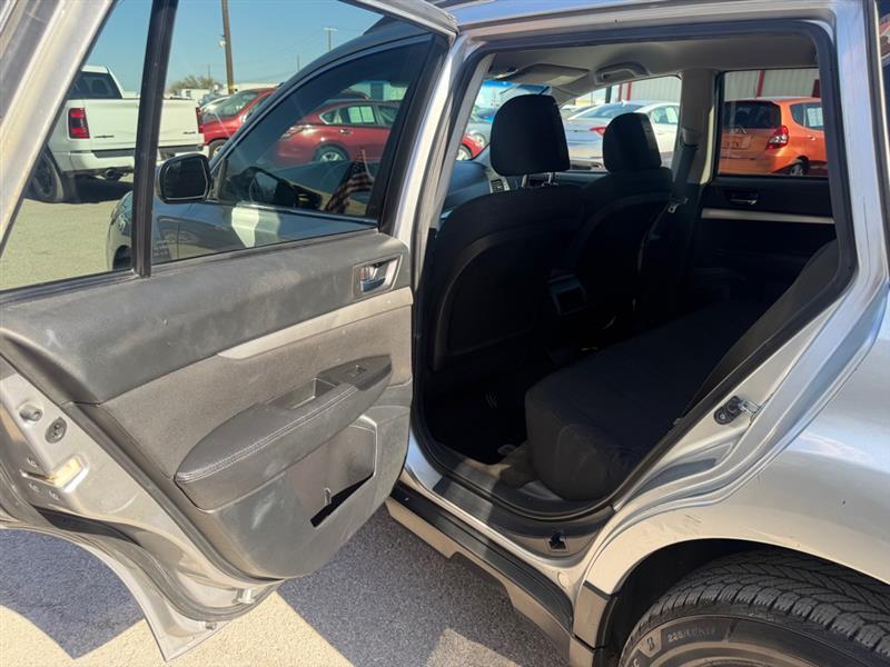 Subaru Outback 2.5i Premium 2012