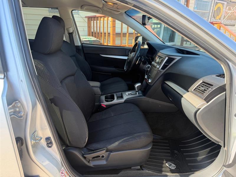 Subaru Outback 2.5i Premium 2012