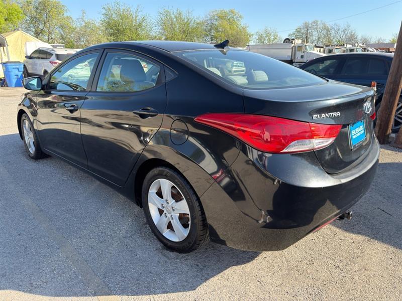 Hyundai Elantra GLS A/T 2011